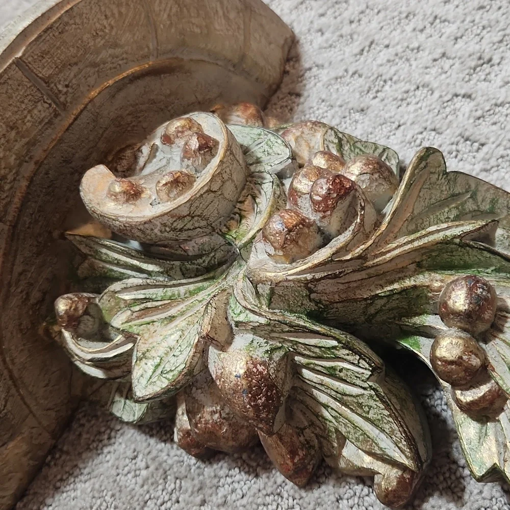 Decorative Wall Shelf Corbel Sophisticated Green & Gold Antique-Style Finish